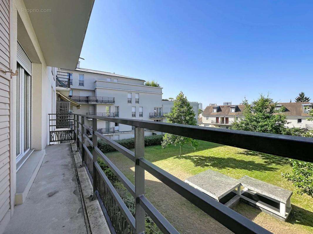 Superbe F4 lumineux avec balcon et 2 parkings–Résidence sécurisé - photo 12