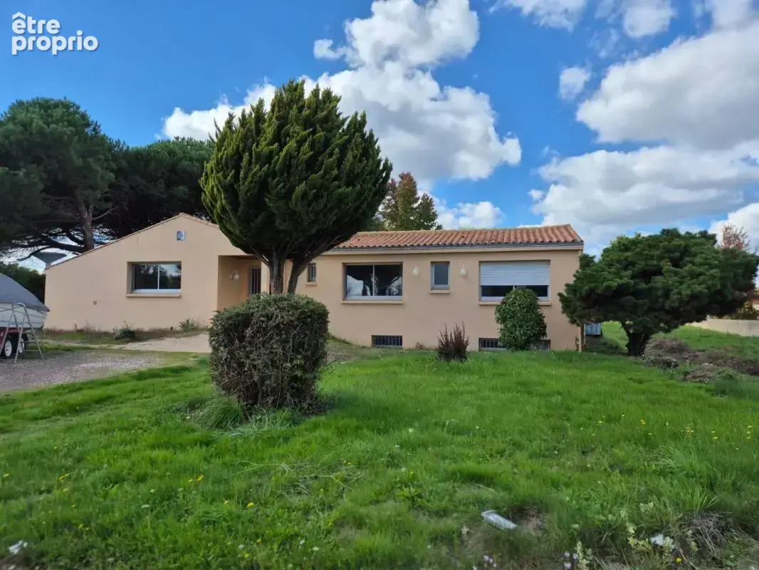 Chateau- guibert au calme absolue charmante maison avec piscine et sous sol complet sur 3800m² clos - photo 4