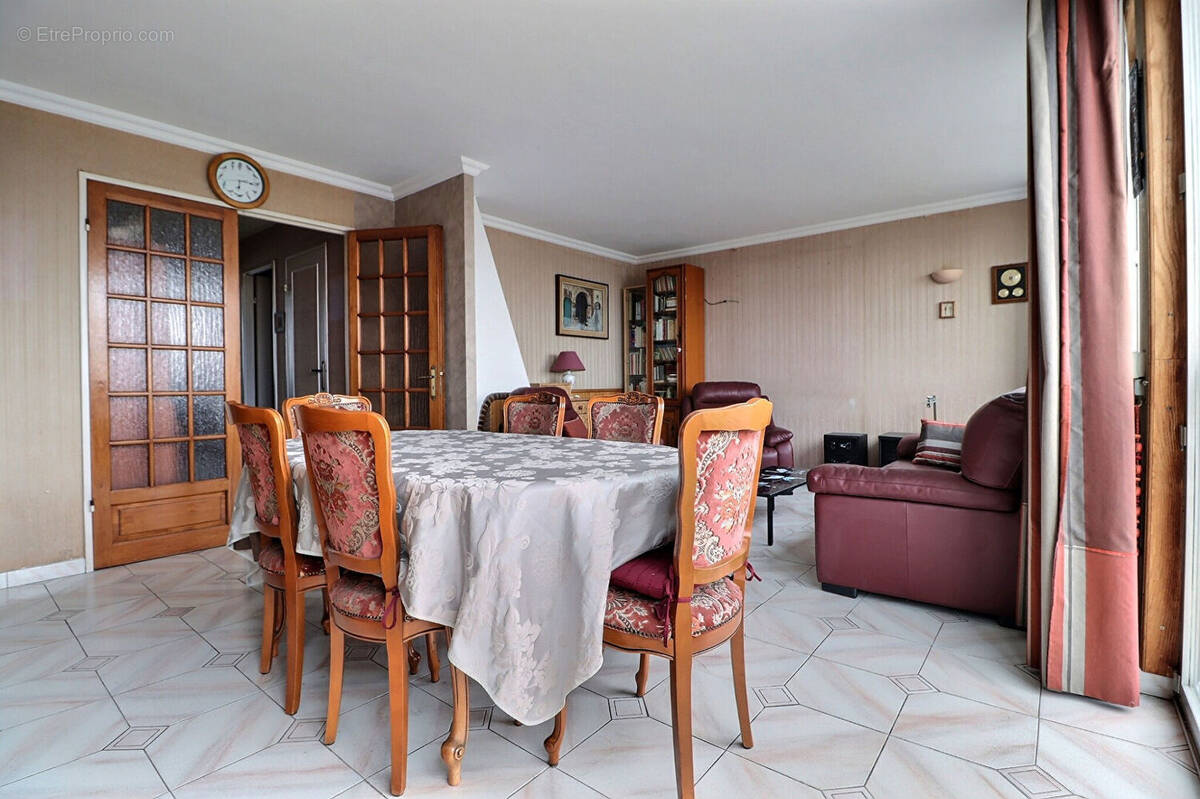Appartement à AUBERVILLIERS
