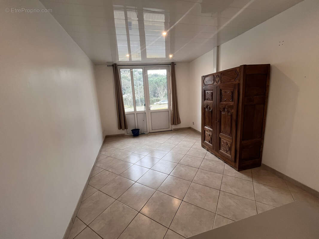 Appartement à LAMALOU-LES-BAINS