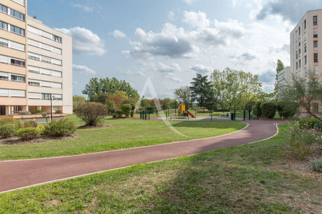 Appartement Préfecture Cergy Pontoise 5 pièce(s) 90 m2 - photo 10
