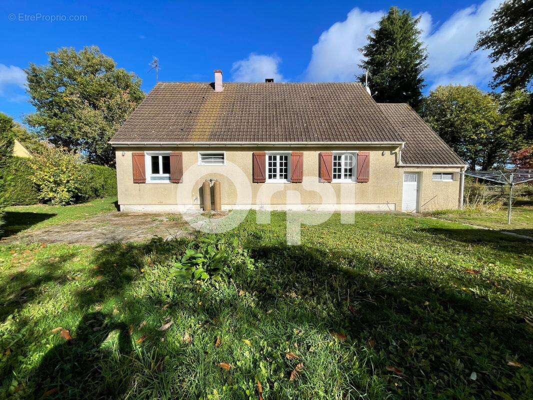 Maison à LE VAL-DAVID