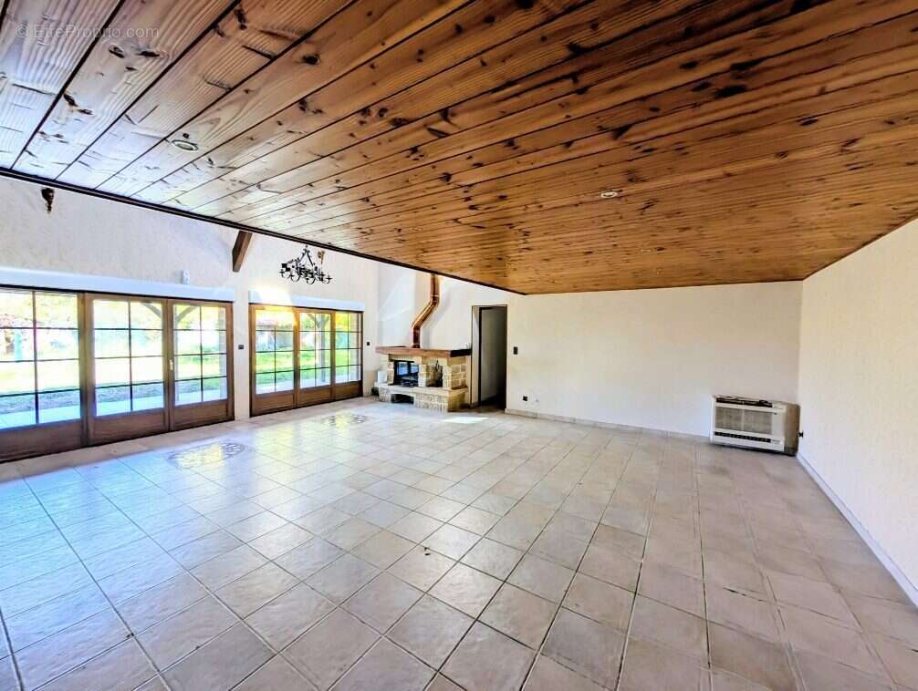 Maison à BESSEY-LES-CITEAUX