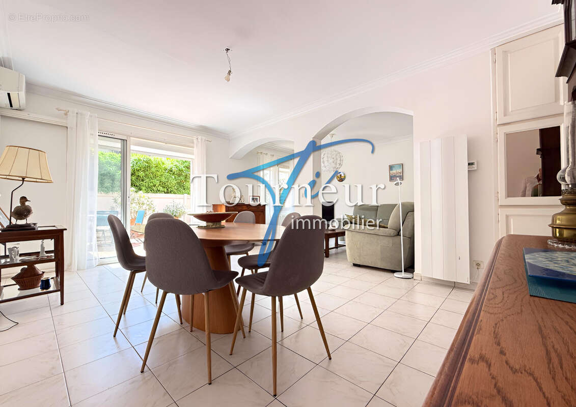 Appartement à SANARY-SUR-MER