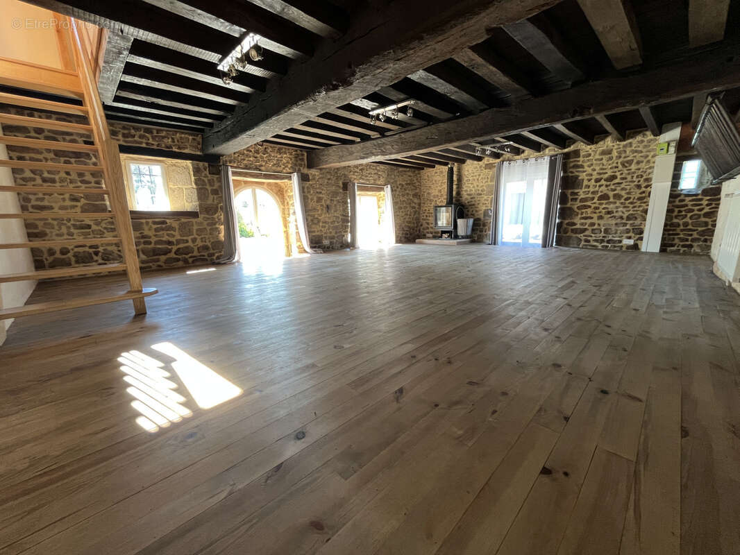 Maison à LA BAZOUGE-DU-DESERT