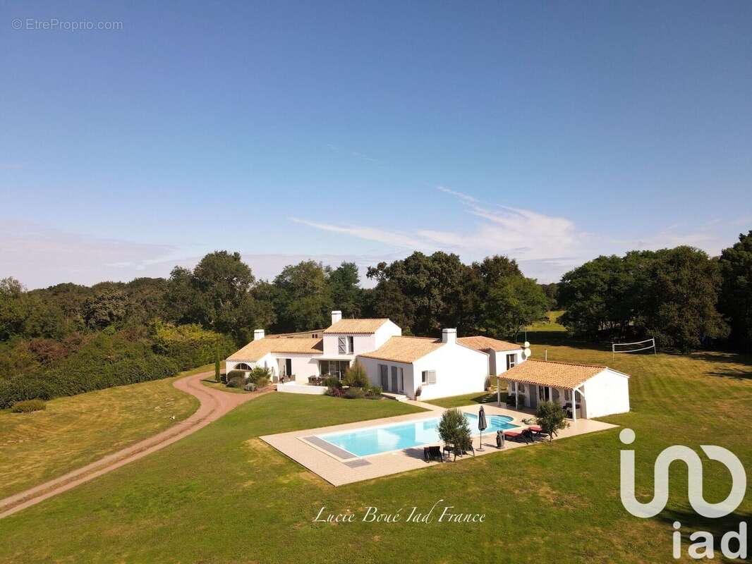 Maison 206 m² à Saint-Gervais  - photo 2