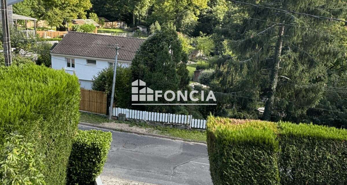 Maison à FONTAINE-LE-PORT