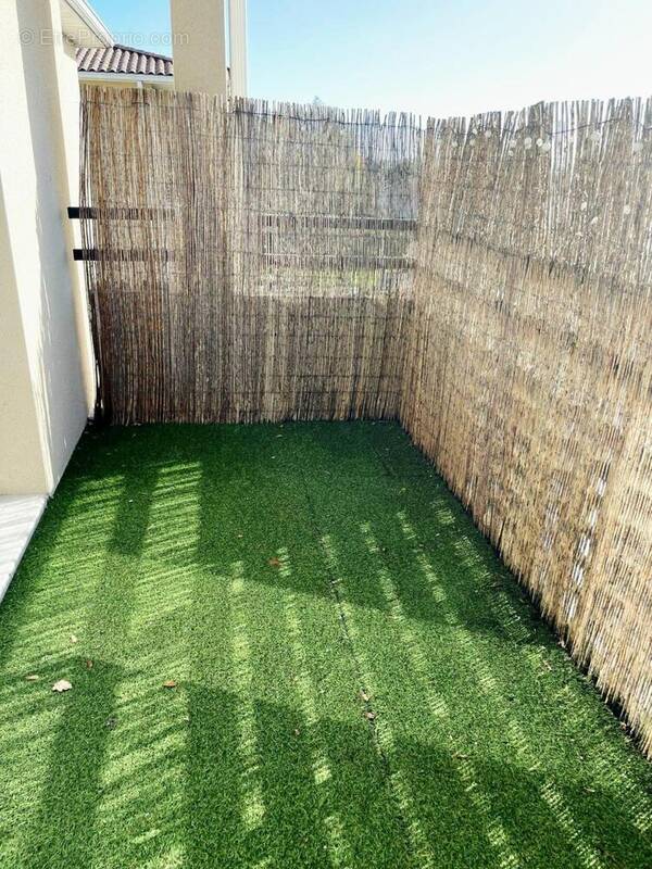 Photo 1 - Appartement à PAREMPUYRE