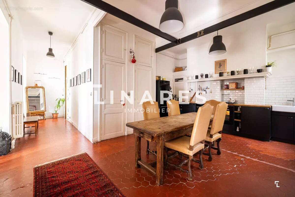 Appartement à MARSEILLE-1E
