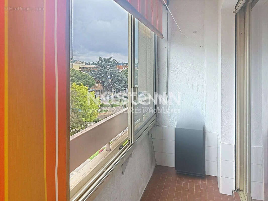 Appartement à VALLAURIS