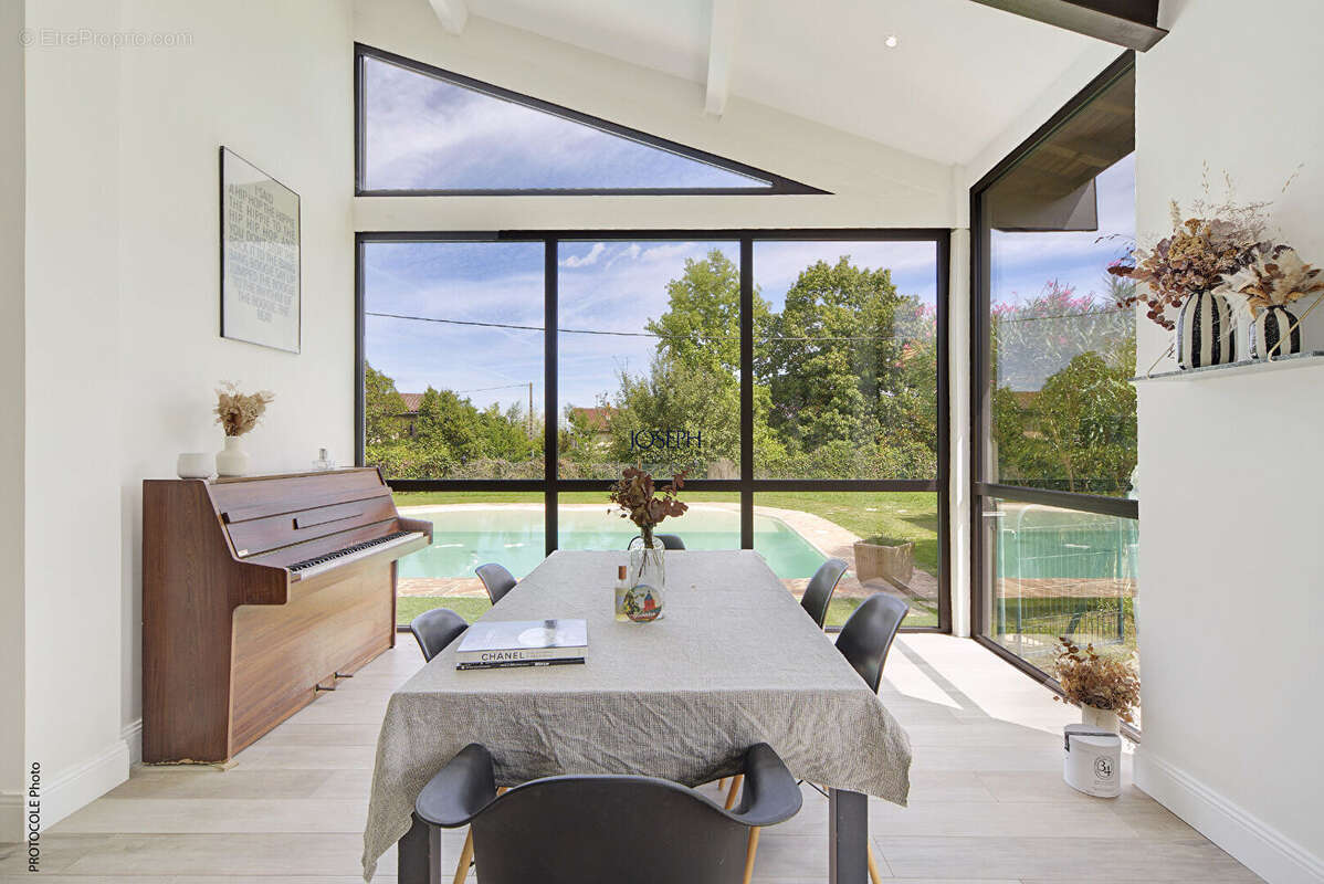 Maison à LA SALVETAT-SAINT-GILLES