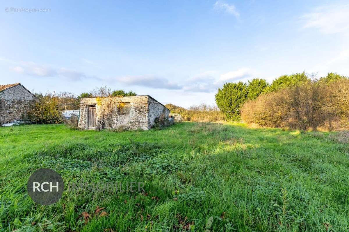 Terrain à MONTFORT-L&#039;AMAURY