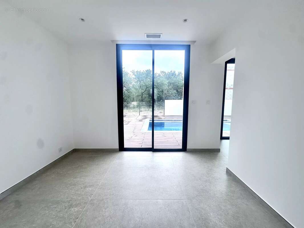 Villa neuve 4 faces avec piscine et jacuzzi - photo 11