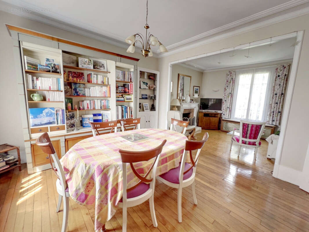 Maison à CHELLES