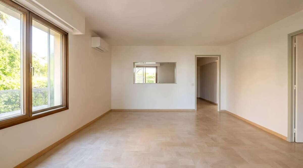  Cannes, plage du Midi — 3 pièces 80 m², aperçu mer, box fermé - photo 4