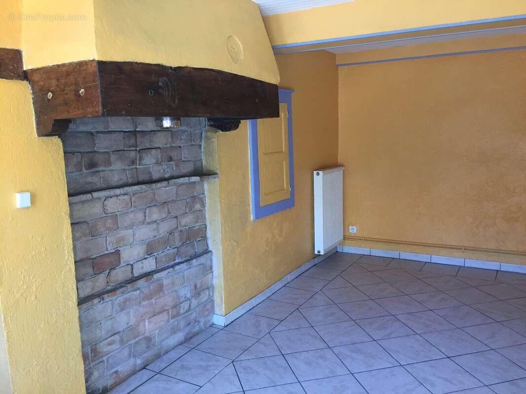 Maison à AIGUEPERSE