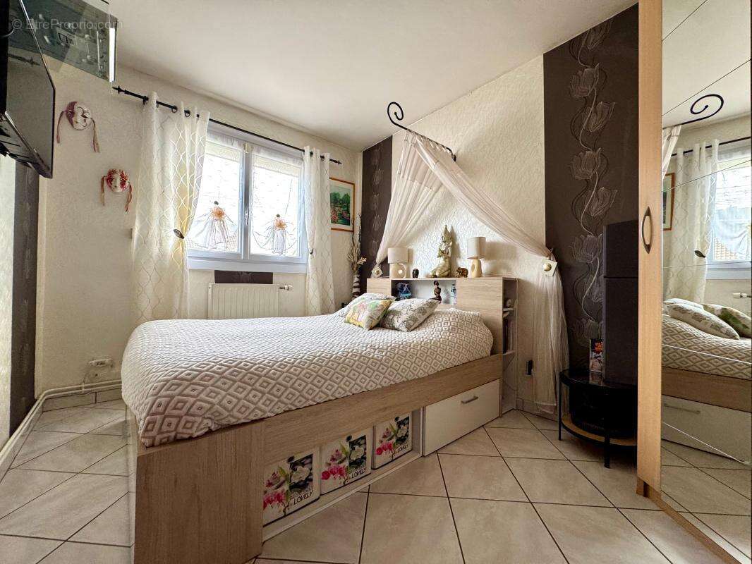 Maison à MAROLLES-EN-HUREPOIX
