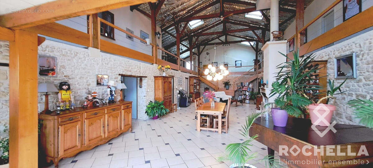 Maison à TONNAY-CHARENTE