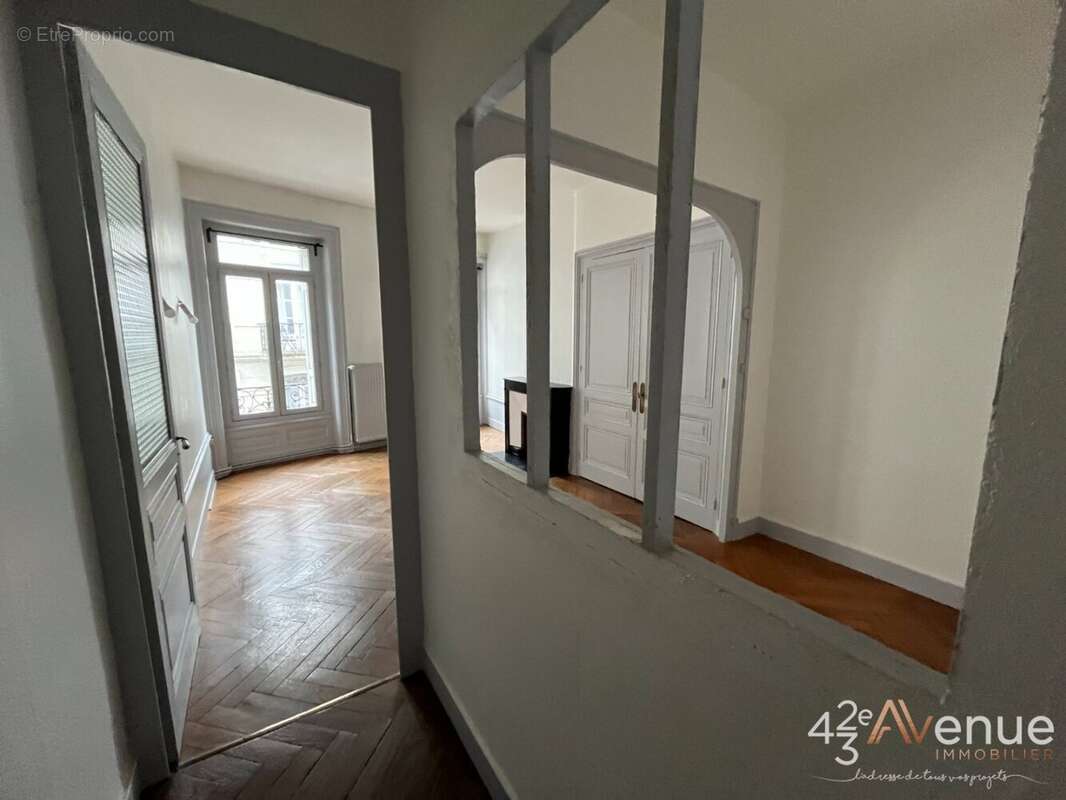Appartement à SAINT-ETIENNE