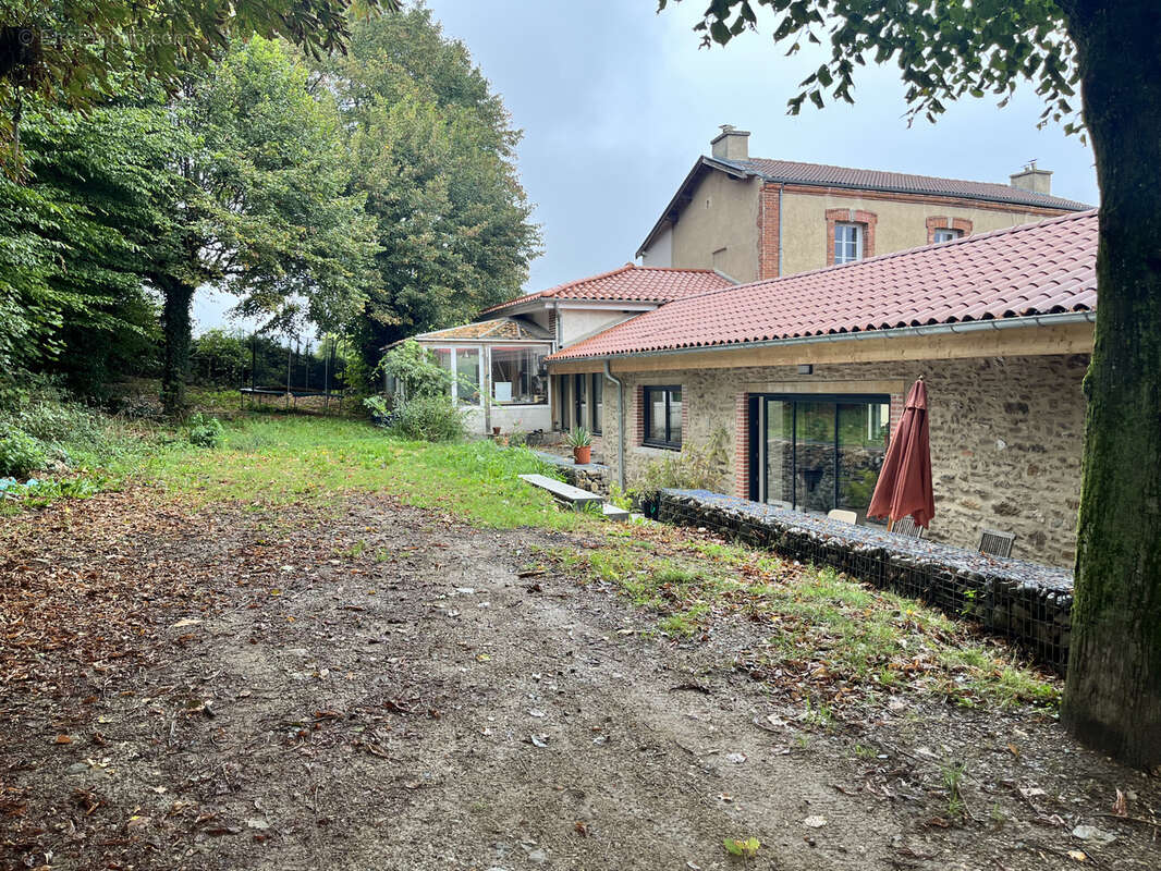 Maison à LA FOUILLOUSE