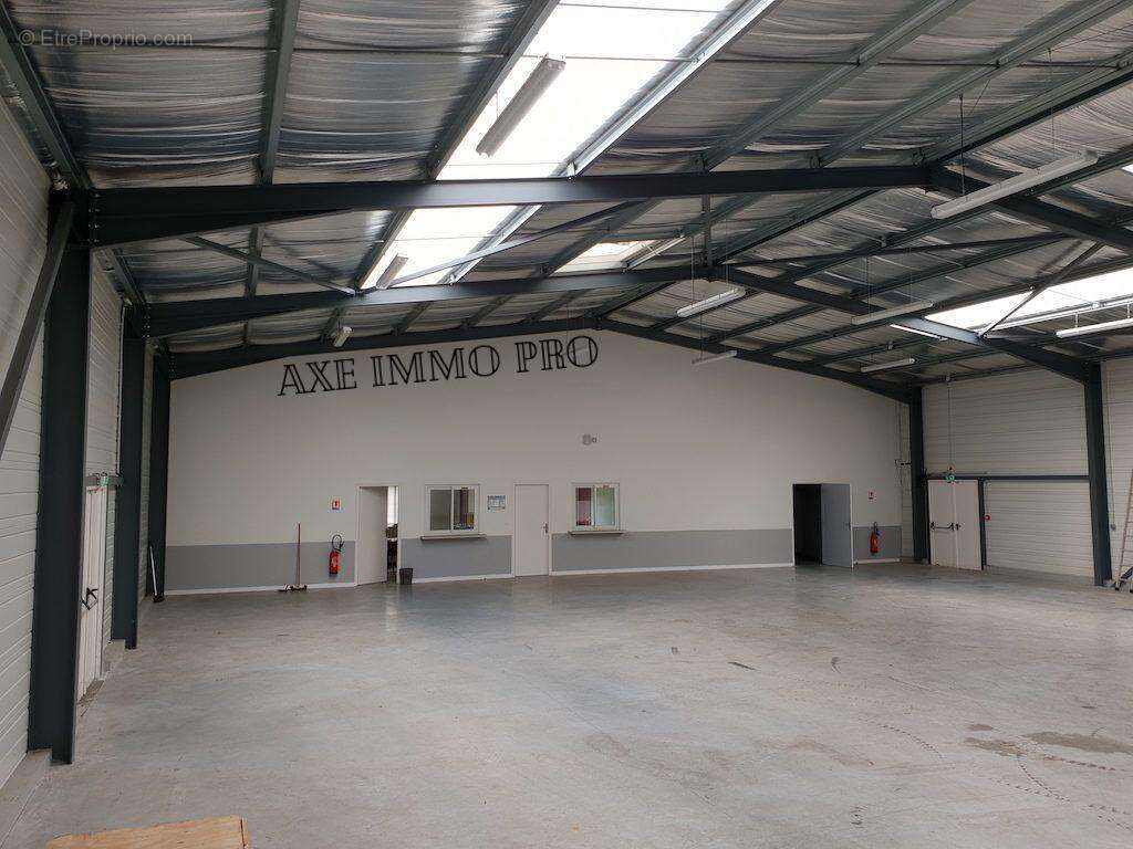 Commerce à ESCOURCE