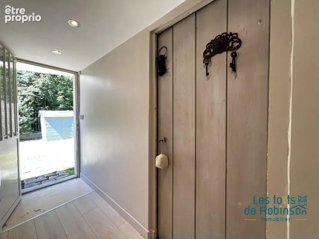 Maison en plein centre ville avec 4 chambres, bureau et jardin - photo 19