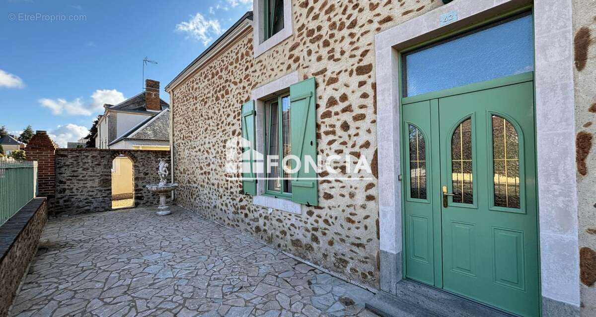 Maison à CONLIE