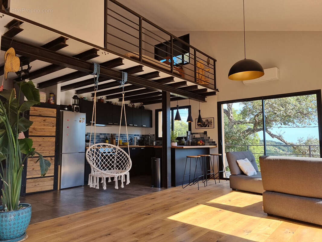 Maison à LES ADRETS-DE-L&#039;ESTEREL