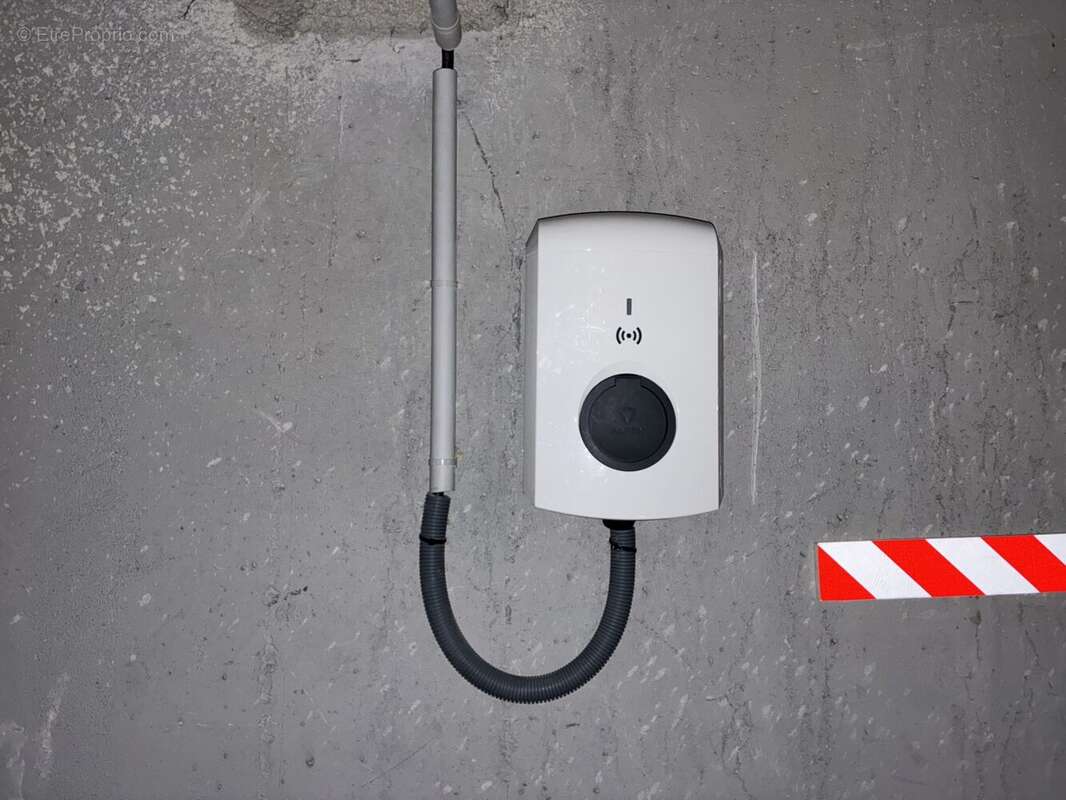 Parking à PARIS-16E