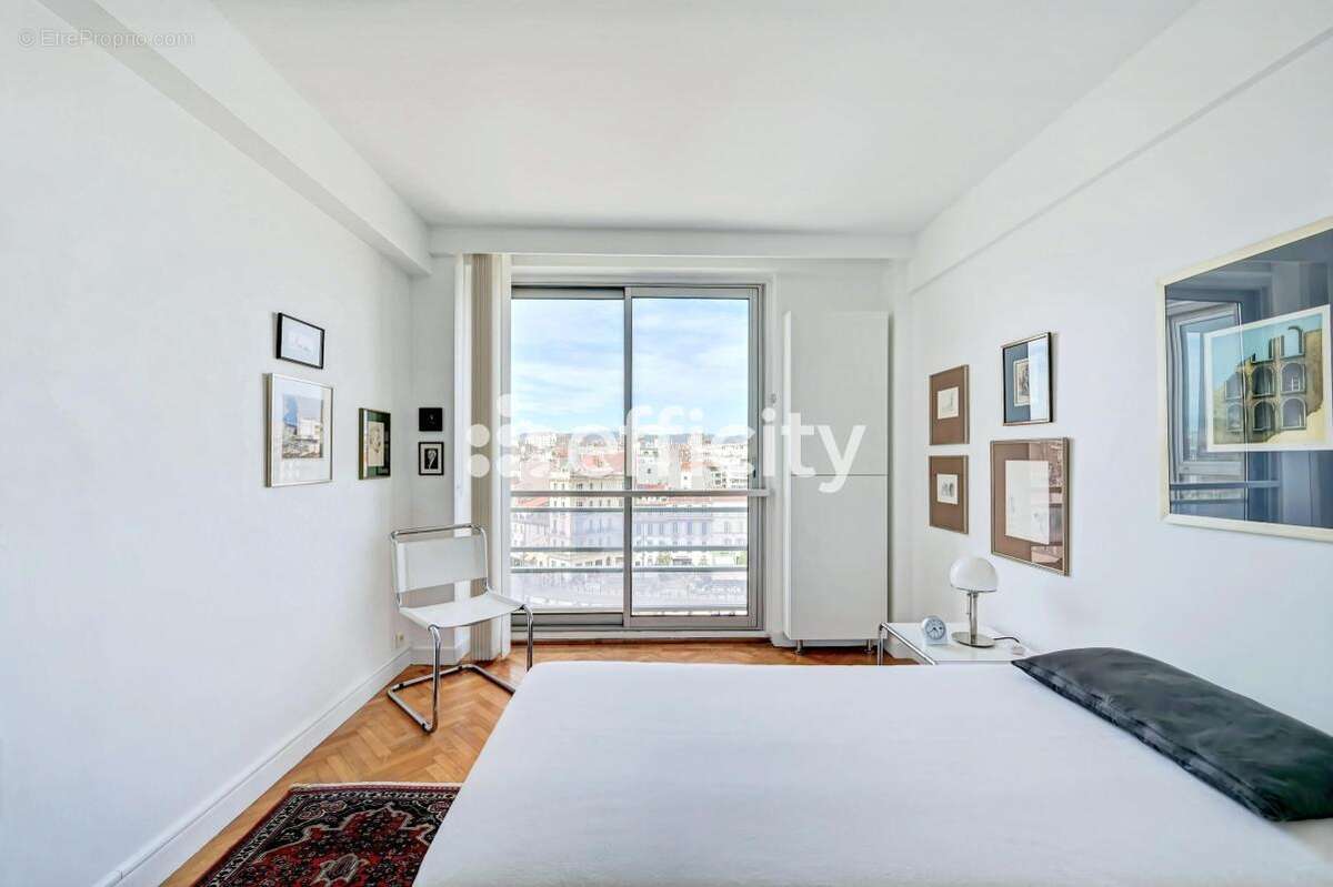 Appartement à MARSEILLE-6E