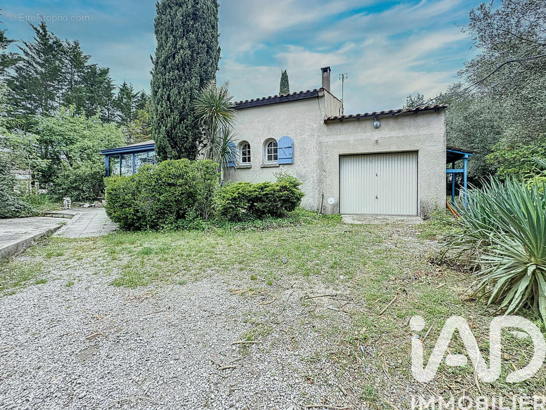 Maison 135 m² à Saint-Jean-De-Cornies  - photo 2