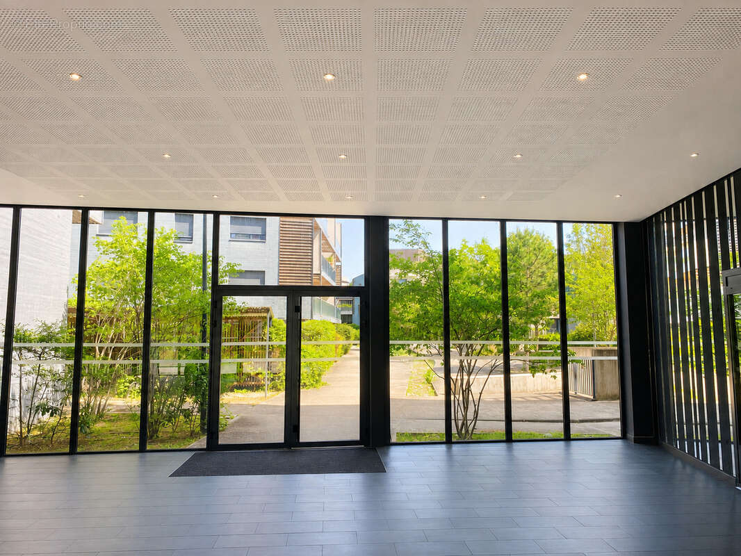 Balma à t3 standing avec terrasse 14 m2 - vue jardins - 2 parkings - photo 14