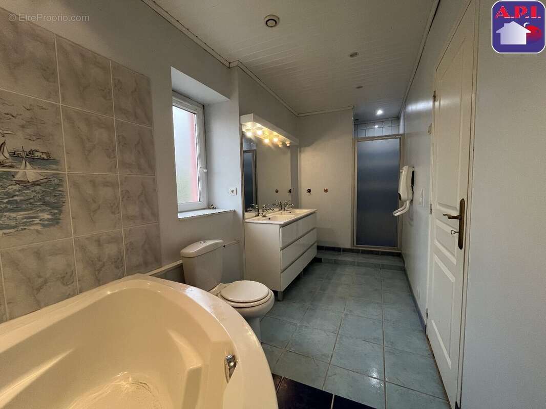 Maison à SAINT-AMADOU