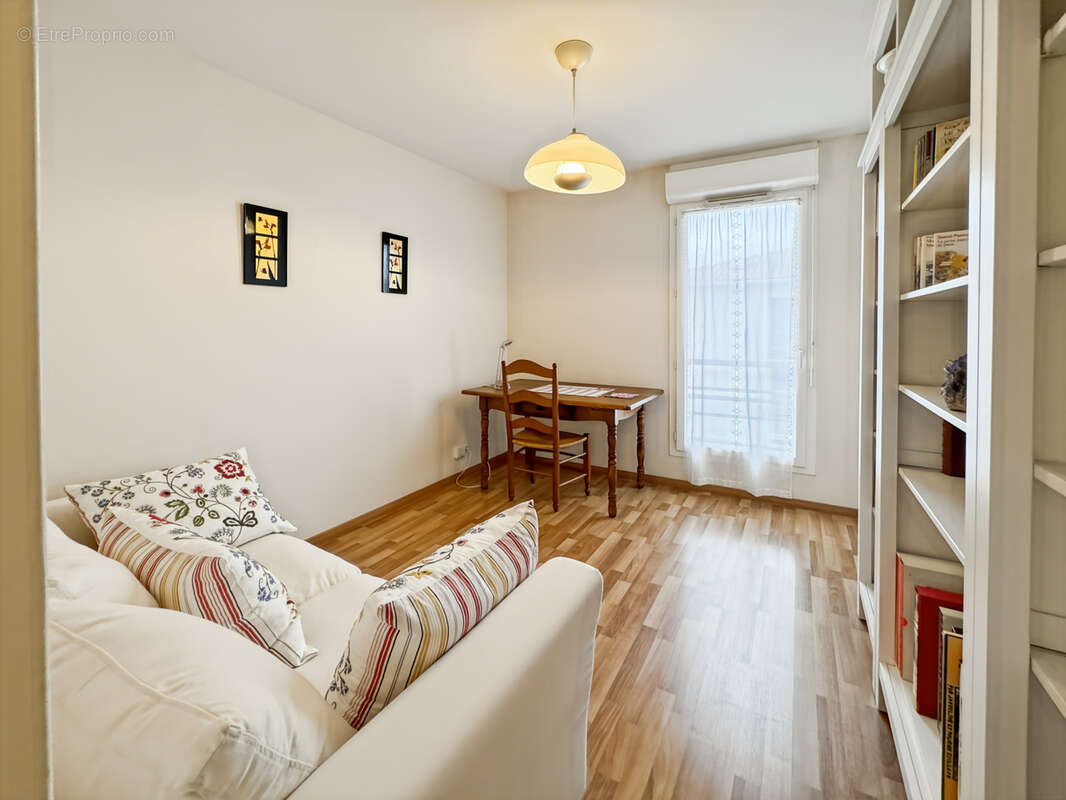 Appartement à PAREMPUYRE