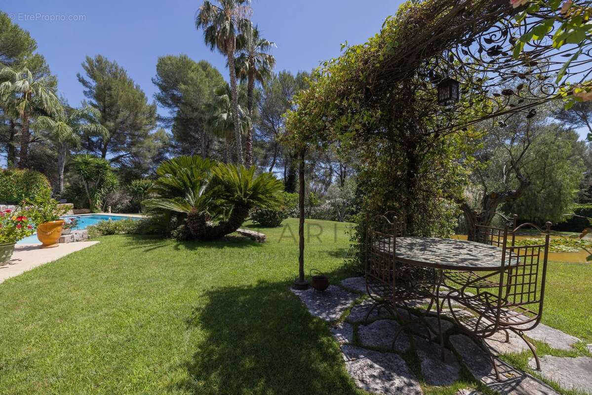 Maison à MOUGINS