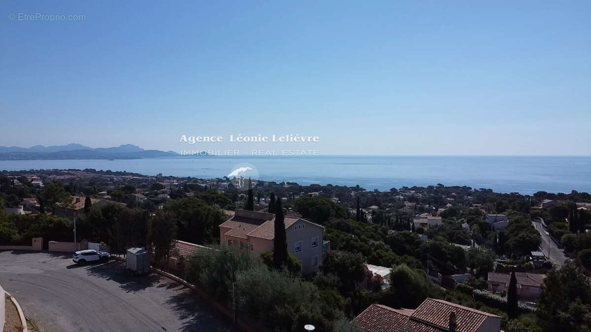 Maison à LES ISSAMBRES