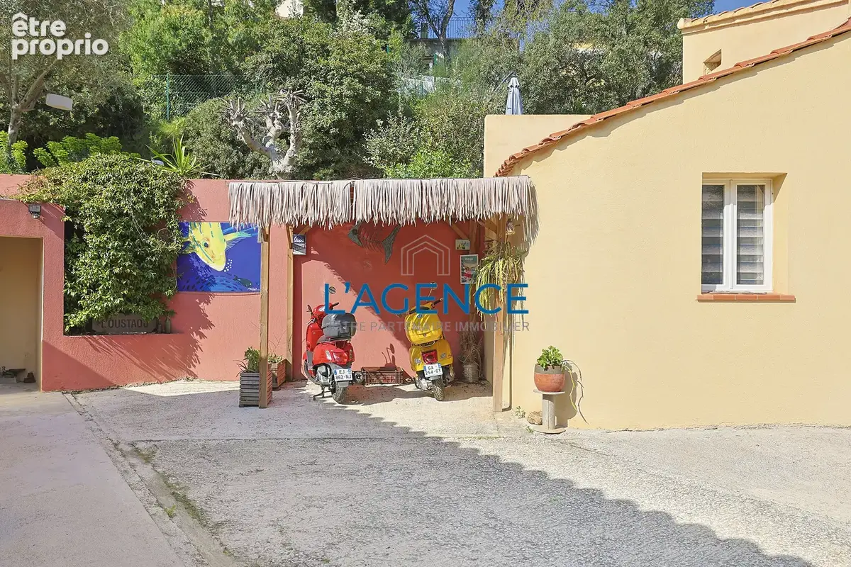 Hyères proche centre villa de charme 120m2 sur 1100m2 de terrain à voir au plus vite. - photo 13