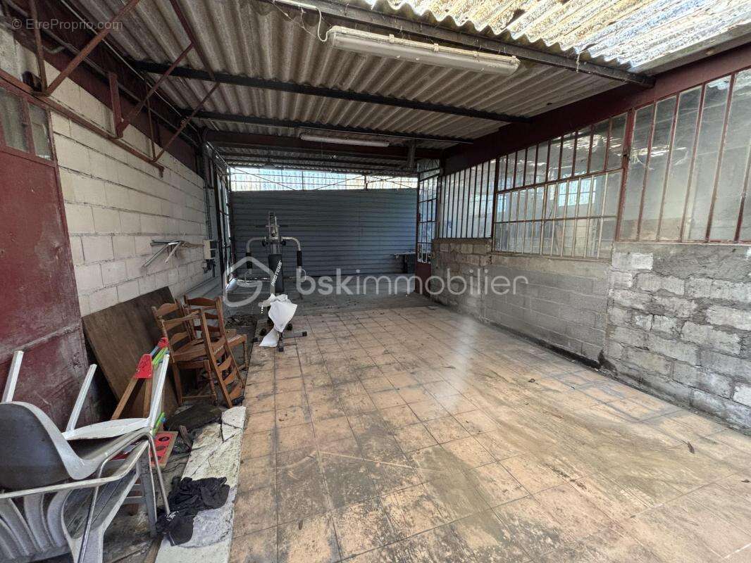 Terrain à SAVIGNY-SUR-ORGE