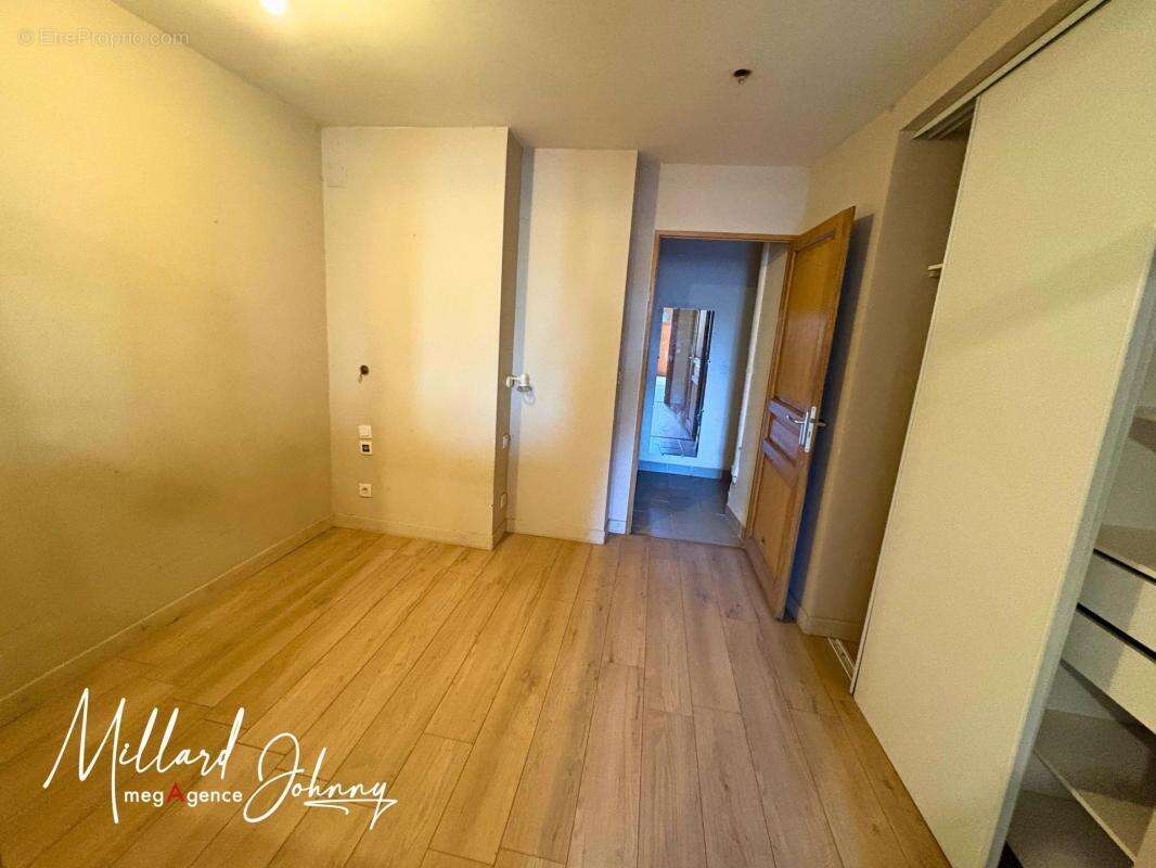 Appartement à TOULON-SUR-ARROUX