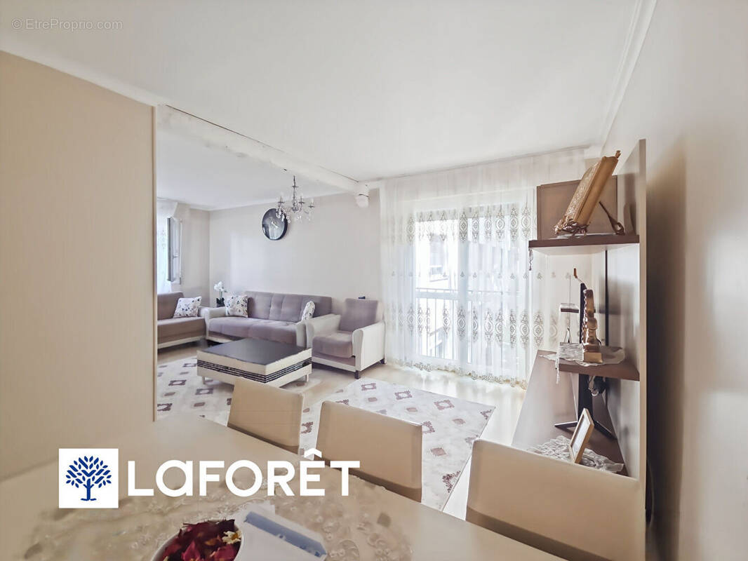 Appartement à GRIGNY