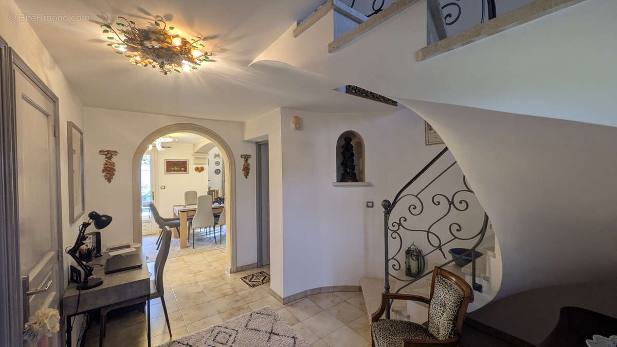 Maison à FREJUS