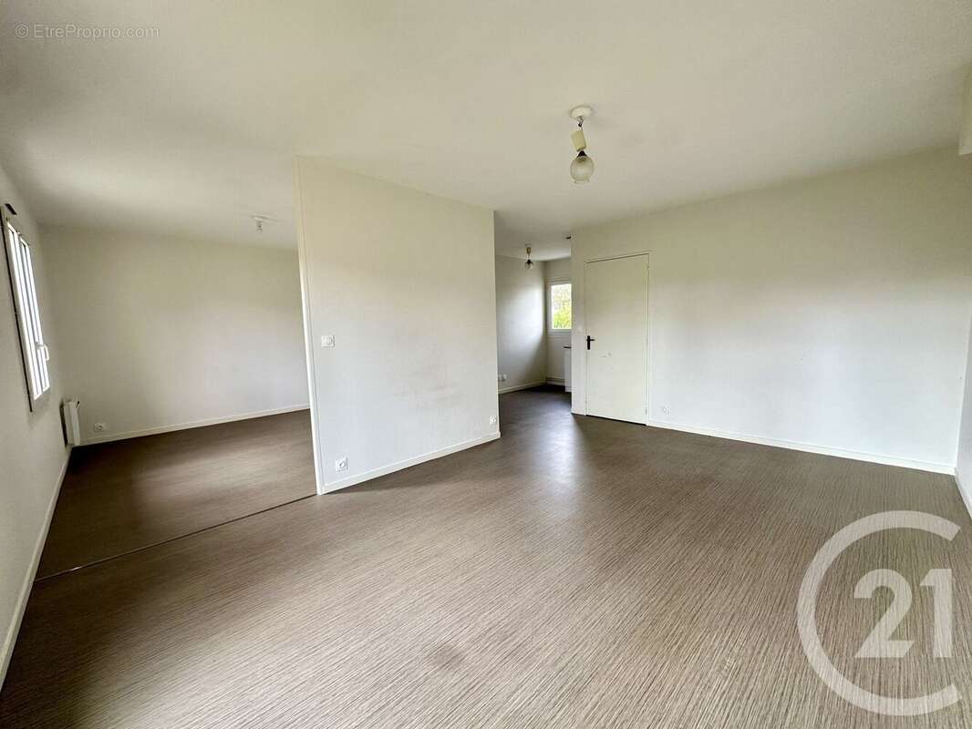 Maison à THIRON-GARDAIS