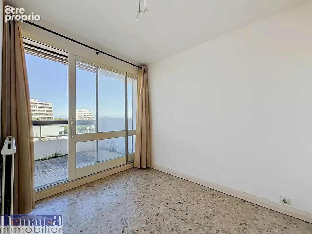 La grande-motte   t2 avec terrasse de 15 m2 et aperçu mer - photo 3