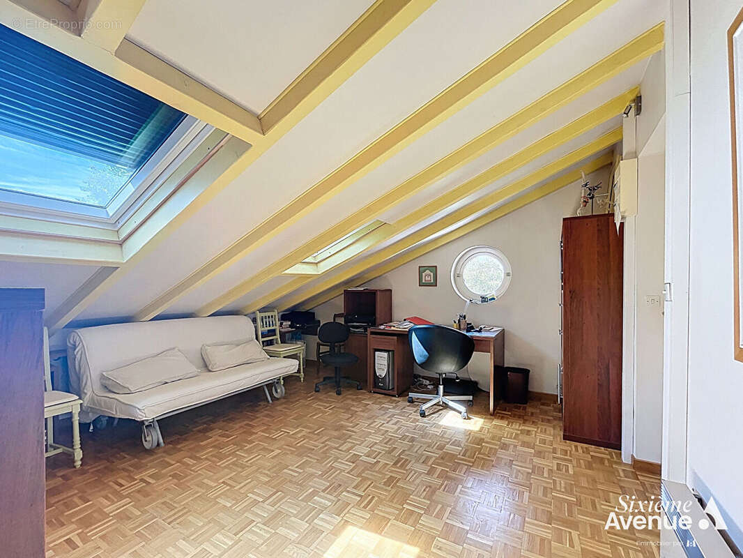 Maison à SEREZIN-DU-RHONE