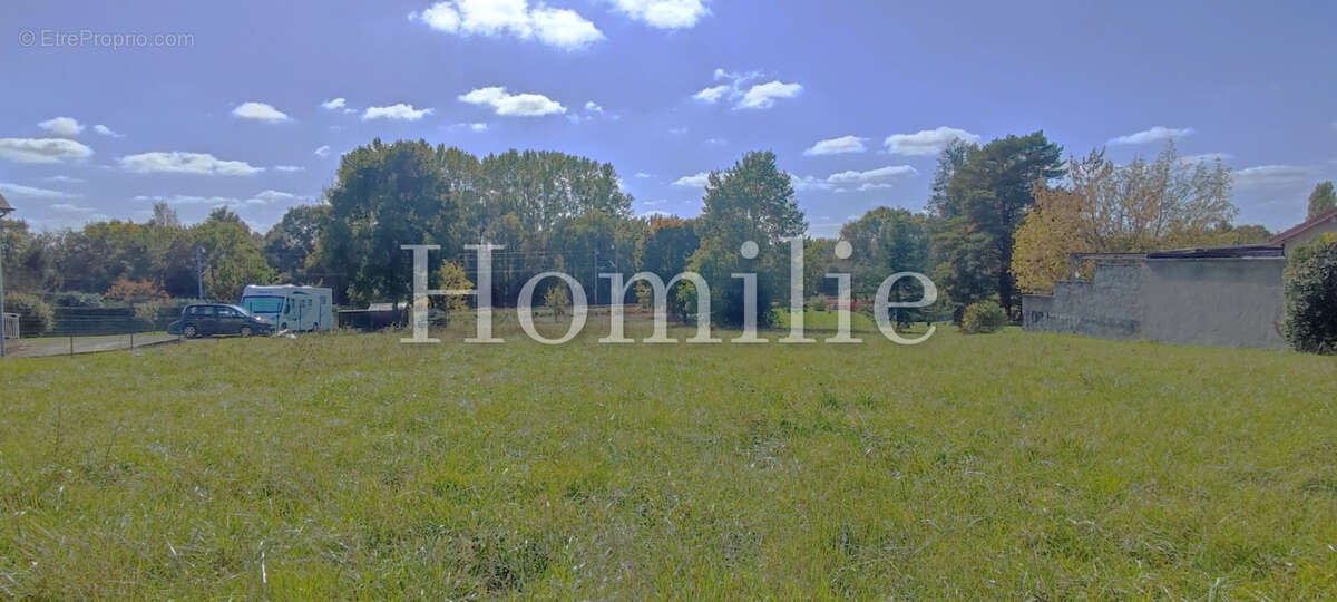 Terrain à LA CROIX-EN-TOURAINE