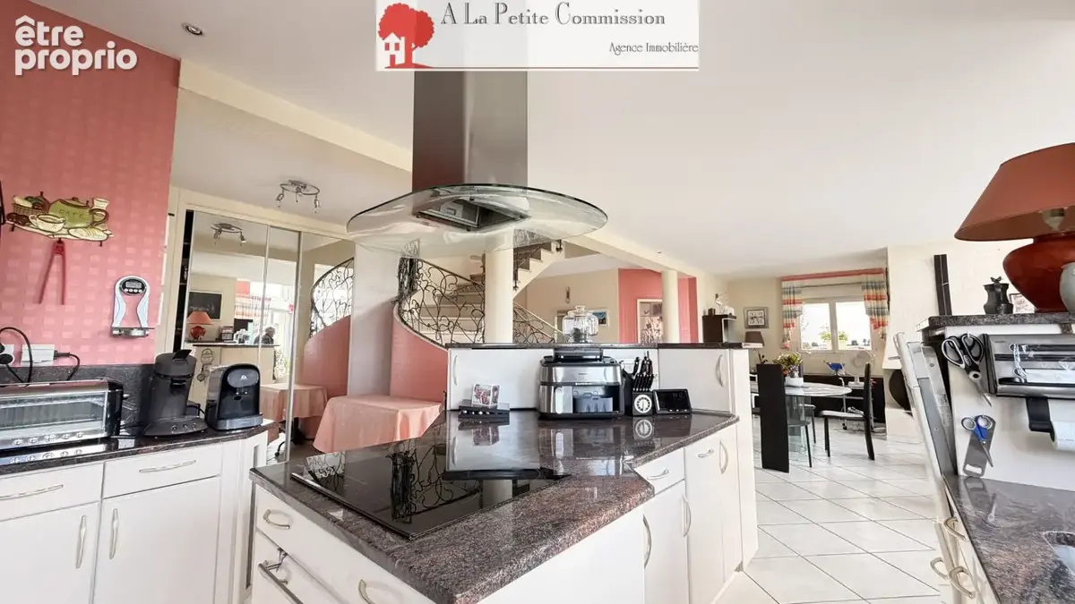 Maison 181 m² à Chartres  - photo 4