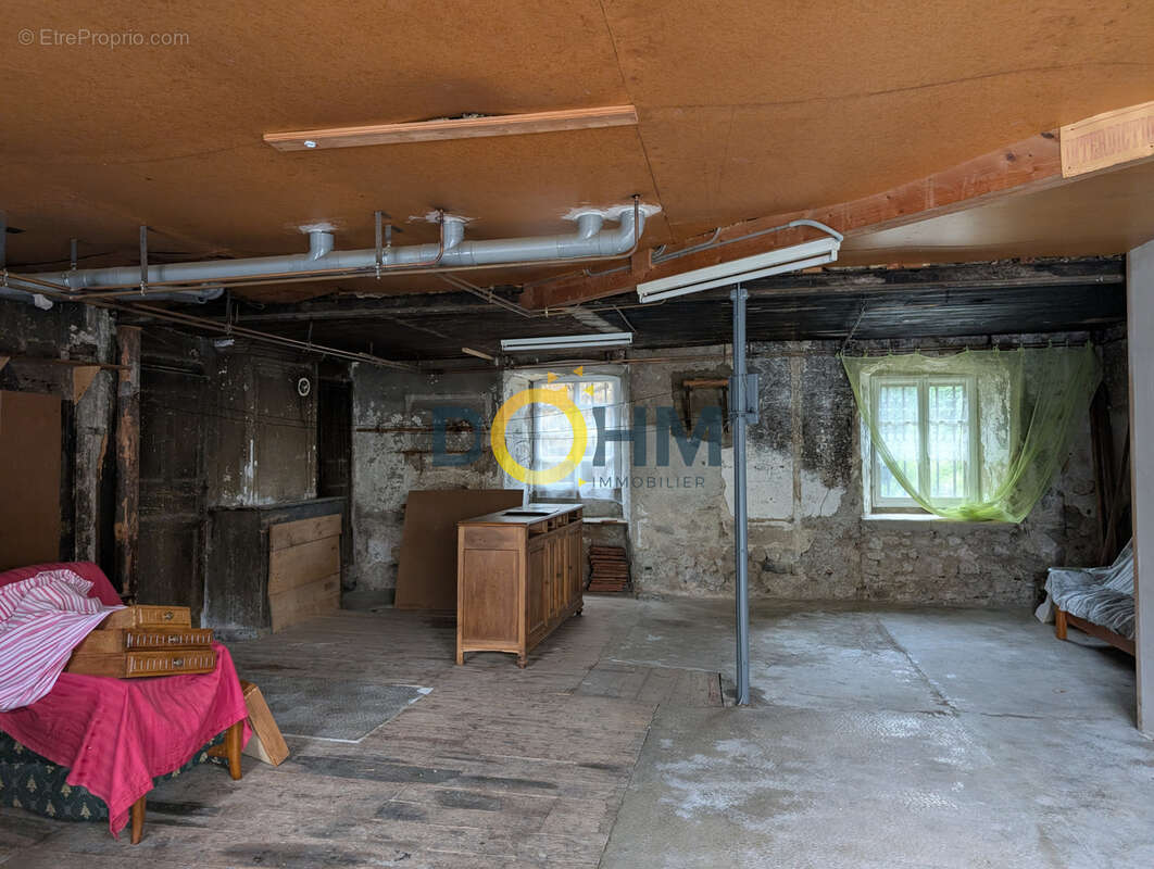 Maison de bourg en pierres avec grand garage - photo 10