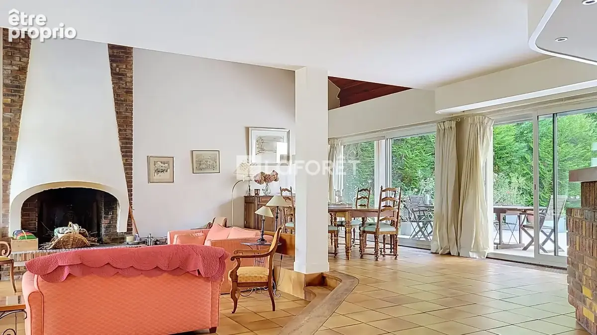 Une maison pensée autour de la lumière et des volumes. - photo 4