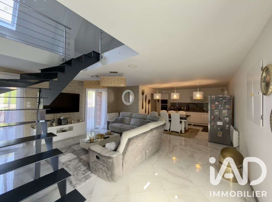 Maison 166 m² à Aubencheul-Au-Bac  - photo 2