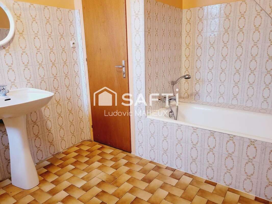 Maison 131 m² à Les Fougerets  - photo 9